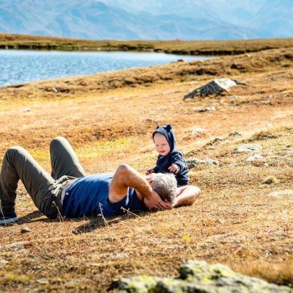 Переводчик Мишо на выставке озера Корольды