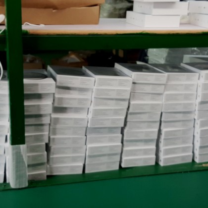 Перевод на заводе мобильных аксессуаров