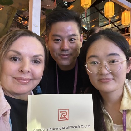 Перевод на переговорах с Фабрика по производству садового инвентаря