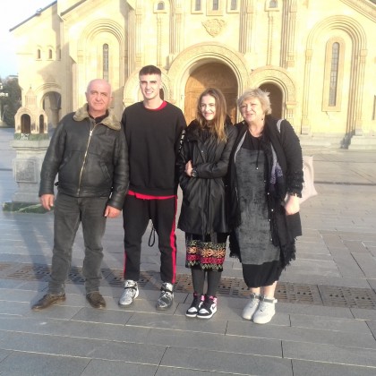 Экскурсия в Патриаршем соборе Самеба в Тбилиси