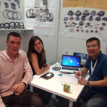 Переводчик Polina на выставке MIMS Automechanika