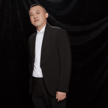 Переводчик Володя на выставке 黑河市