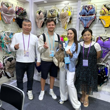Переводчик Дарья на выставке Canton fair