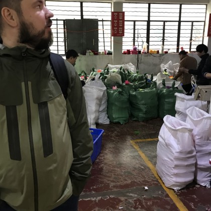 Перевод на заводе по изготовлению искусственных цветов