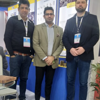 Переводчик Сайфул на выставке Автомобильные запчасти