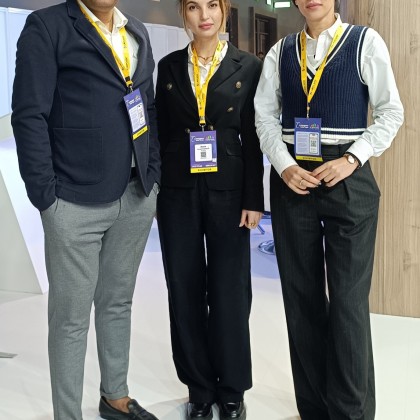 Переводчик Сайфул на выставке Смарт сити