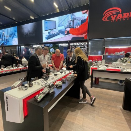 Переводчик Bermet на выставке Автомеханики