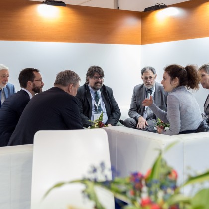 Переводчик Анна на выставке Medica