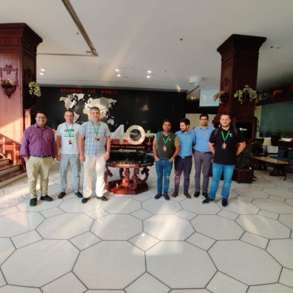 Перевод на заводе Посещение завода в Гургао, Индия.