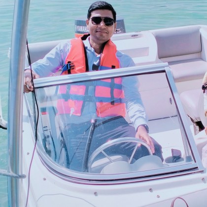 Переводчик Nasir на выставке New Delhi