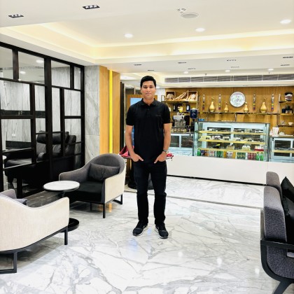 Переводчик Nasir на выставке Дели