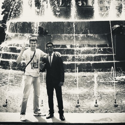 Переводчик Nasir на выставке Дели