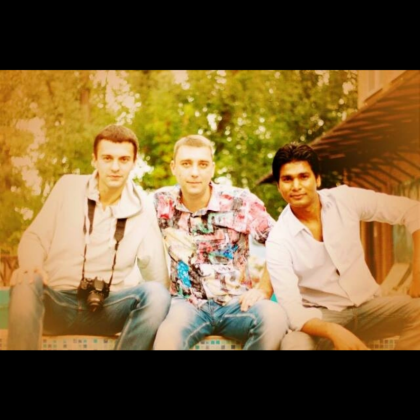 Переводчик Nasir на выставке Дели