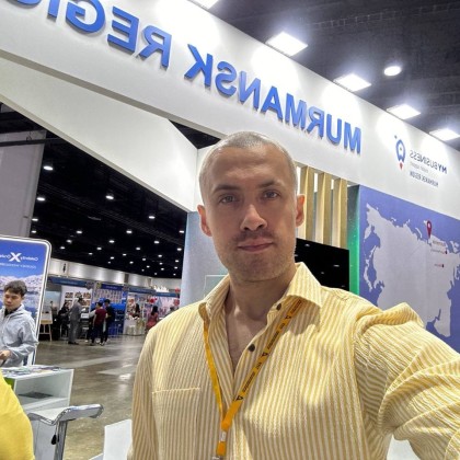Переводчик Михаил на выставке Туристическая выставка