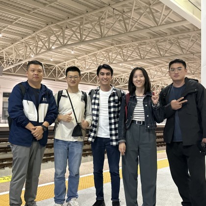 Перевод на заводе Посещение завода по производству обуви