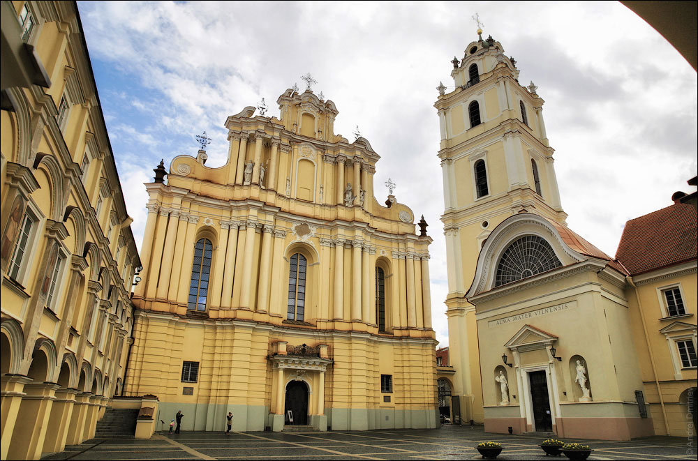 Костёл Святых Иоаннов в Вильнюсе